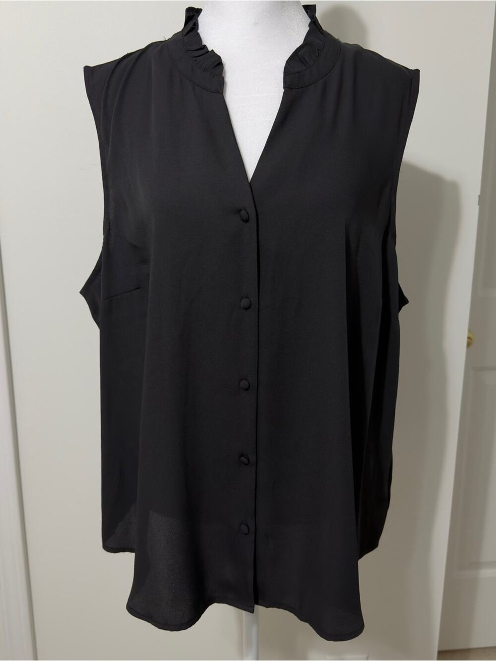 Nine West Women’s Sleeveless Blouse